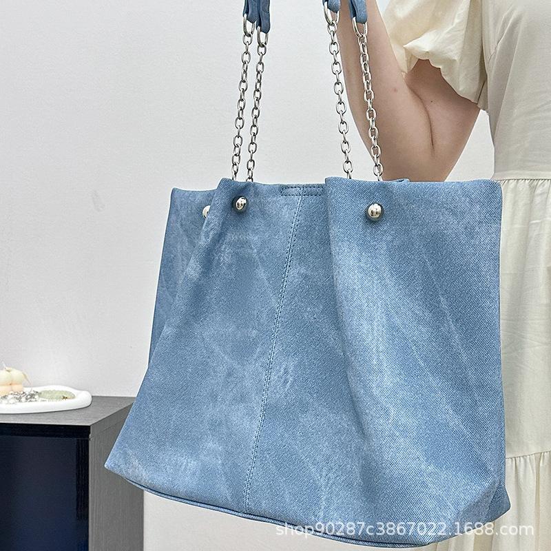 

Iceland blue student class commuter bag large capacity tote bag women s summer new high-end chain shoulder handbag