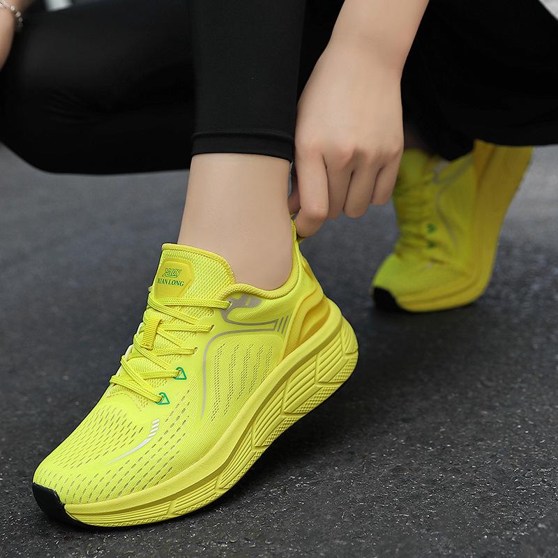 New outdoor sports shoes cushioning rebound breathable lightweight mesh marathon ******** rope ******** running shoes