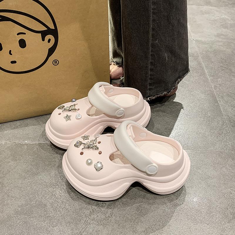 Thick-soled hole shoes women's summer 2025 heightening beach seaside non-slip cool slippers versatile women's summer outer wear soft sole