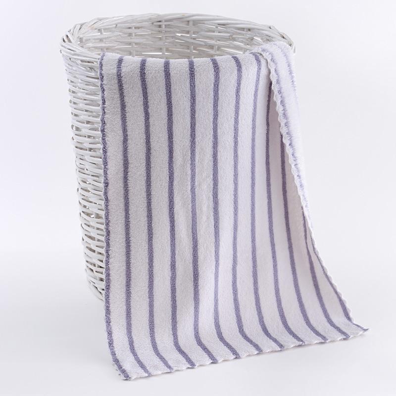 Miękki, chłonny, niepozostawiający kłaczków ręcznik do twarzy i kąpielowy z koralowego polaru dla dzieci i dorosłych