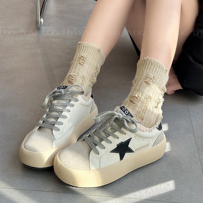 Thick-soled Cowhide Winter Velvet Star Shoes Women's New Versatile Sports and Leisure Shoes Warm Little White Shoes Cotton Shoes