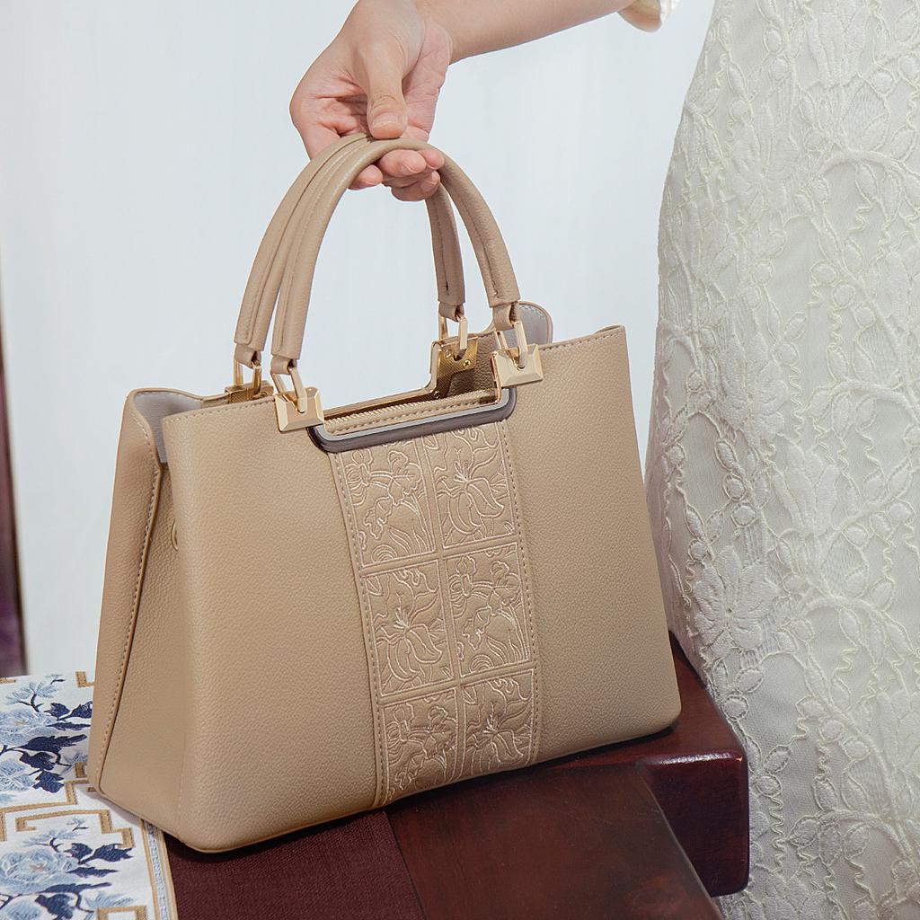 Mother'S Day Birthday Gift Women'S Bag Women'S Large Capacity Handbag In The Atmosphere