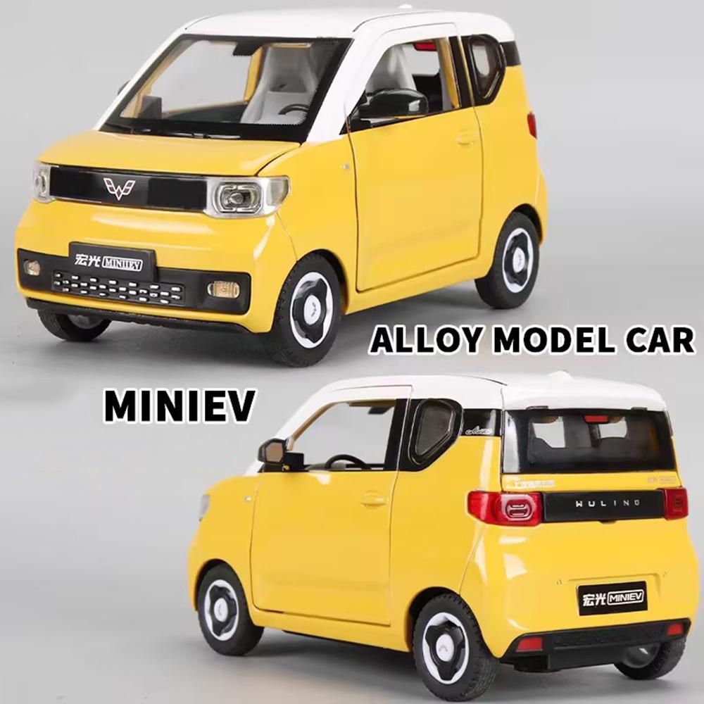 1:24 Scale WULING HONGGUANG MINIEV Metal Car Toy Models Rubber Tires with Light Music Vehicle Collection Toys Kids Festival Gift
