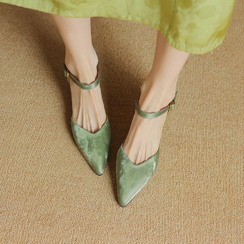 Krazing Pot Piele plenară cu vârf ascuțit Tocuri subțiri cu curele cu cataramă de toamnă Pantofi de vară femei pantofi