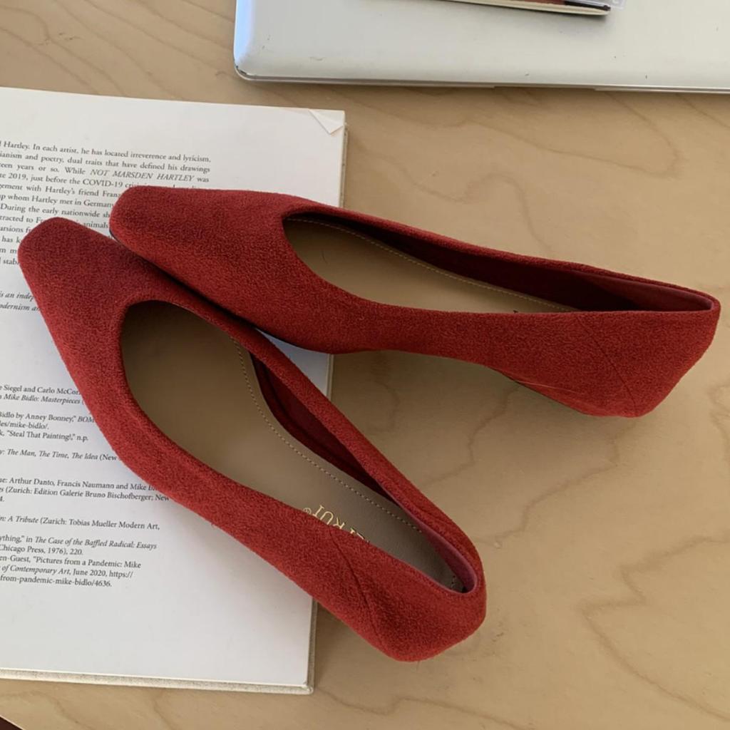 Damen Wildleder Schuhe mit eckiger Zehenpartie und niedrigem Absatz, zum Hineinschlüpfen, Koreanischer Stil, vielseitig für alle Jahreszeiten, Neue Kollektion 2025