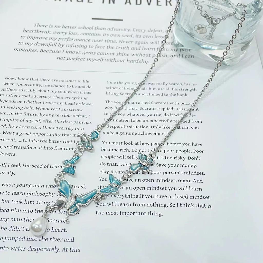 Butterfly Encrusted Exquisite Pearl Necklace For Women Chic And Unique Design