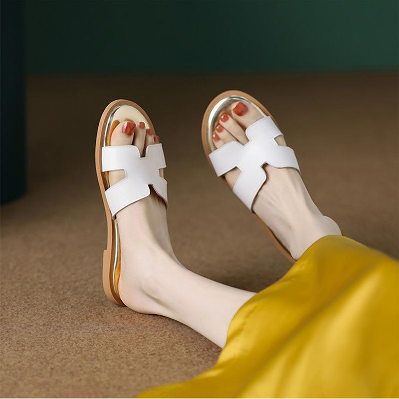 7015-5 Internet celebrity law casual flat-bottomed women's slippers 2025 new summer soft bottom H cool slippers