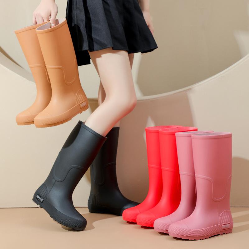 Women's Fashionable Anti Slip And Wear-resistant High Tube Rain Shoes