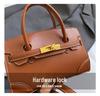 Sac à main de mode haut de gamme Automne/Hiver 2025: Sac bandoulière simple et polyvalent à fermeture à loquet pour femmes