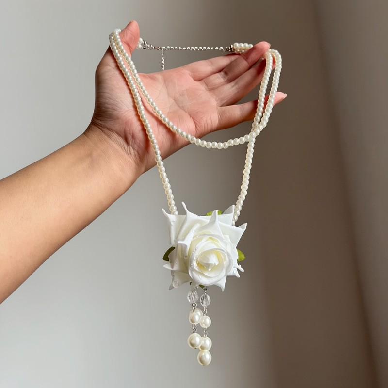 שרשרת בוהמית וינטג' עם גדילים לקפה, תליון פרפר אתני, שרשרת סוודר 2025.