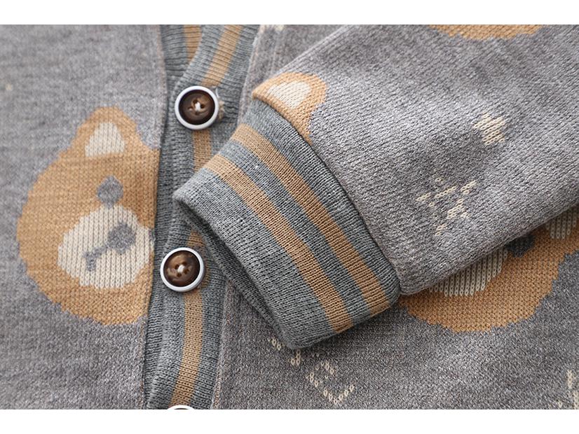 Boys' 2023 Korean-Style Spring/Autumn Casual Three-Piece Sweater Suit – Trendy and Cool.