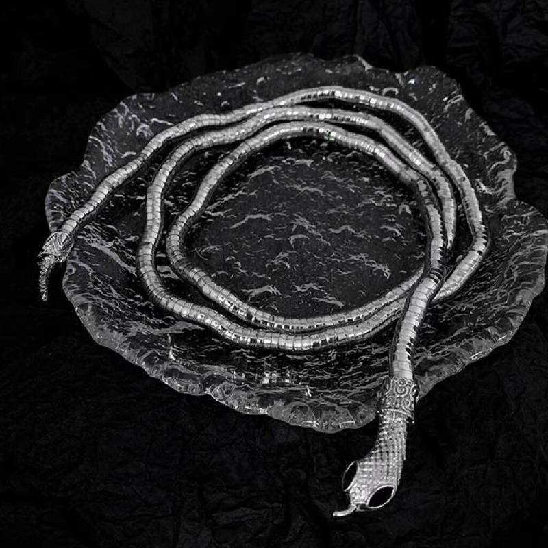 Twisted Snake-shaped, Dark and Edgy, Casual in Style, Snake-like Design, Fashionable Women's Necklace and Collar.