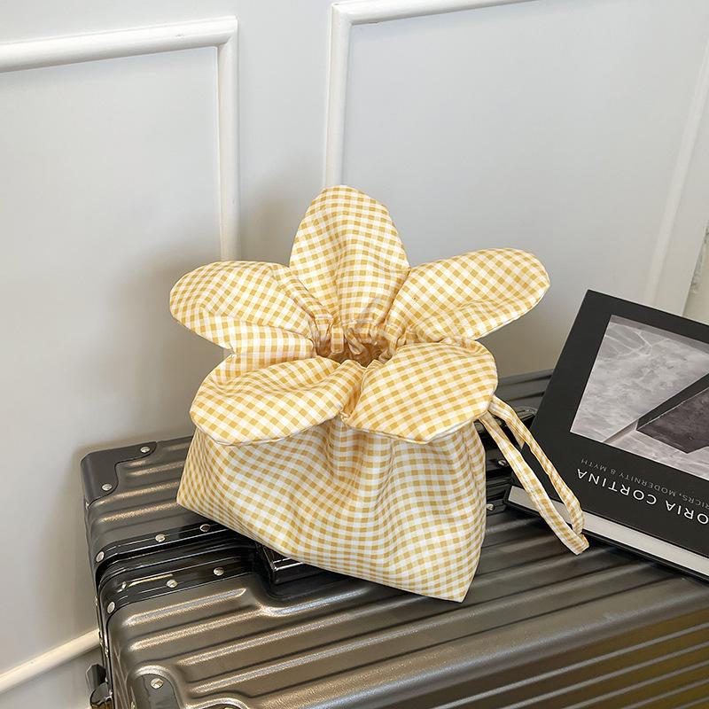 

Korean plaid embroidered flower bag women s 2025 new casual drawstring canvas bag commuter shoulder crossbody bucket bag жёлтый