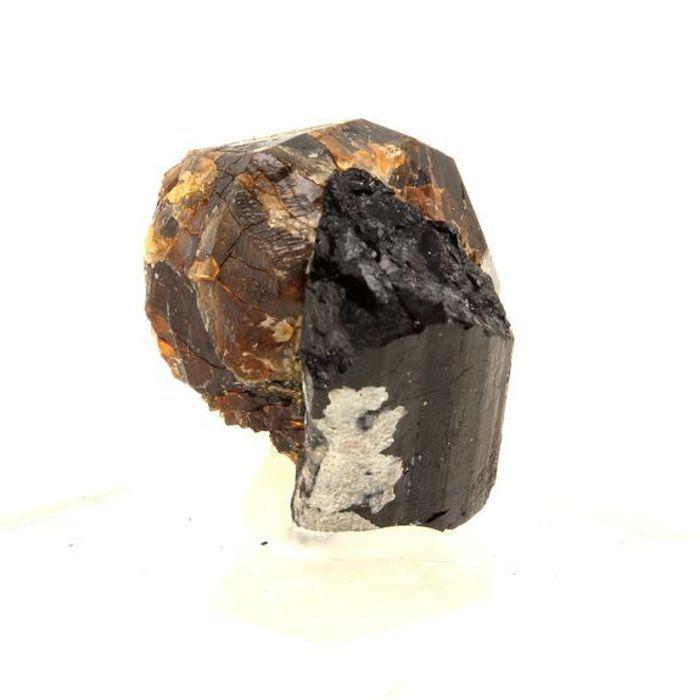 Pierres et Minéraux. Grenat + Tourmaline. 122.0 ct. Sahanivotry Manandona, Madagascar.