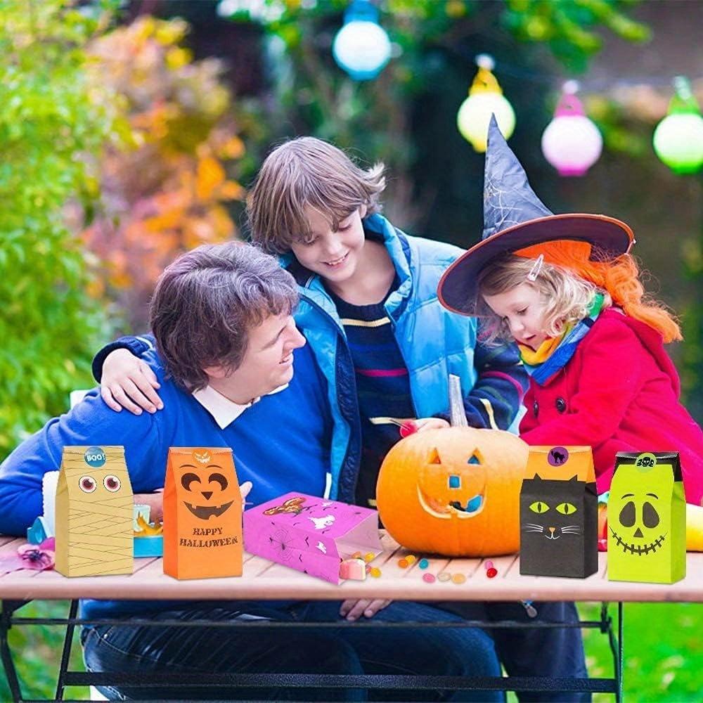 50pcs Halloween Party Tote Bag Packs Treats Bags Party Favors Kids Halloween Candy Bags Trick or Treating  Mini Paper Gift Bags Halloween Goodie Bags