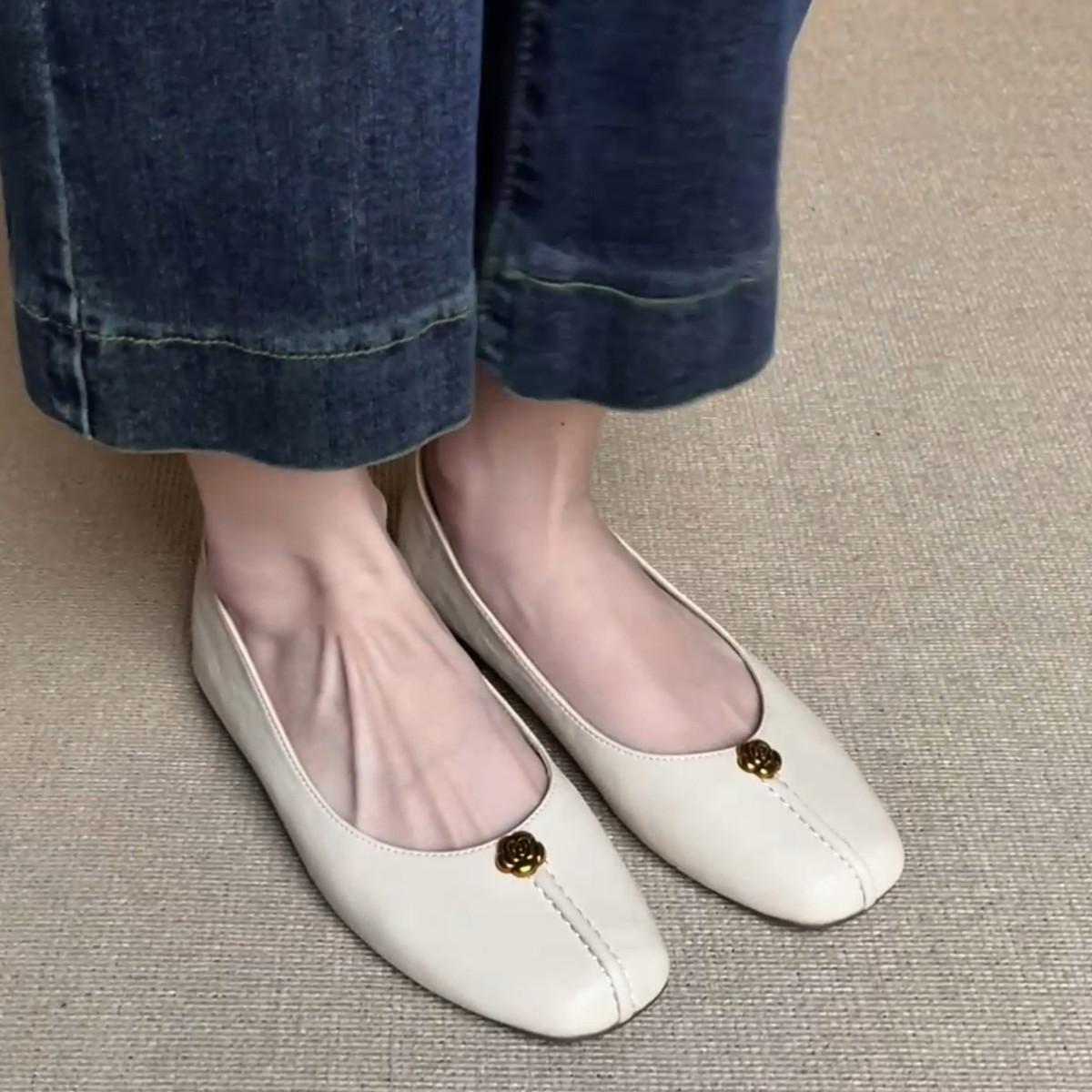 

Версия из овчины Xiaoxiangfeng туфли-лодочки на плоской подошве с камелией женские из французской кожи в стиле ретро с темпераментом вечерние туфли на мягкой подошве туфли-бабушки 40