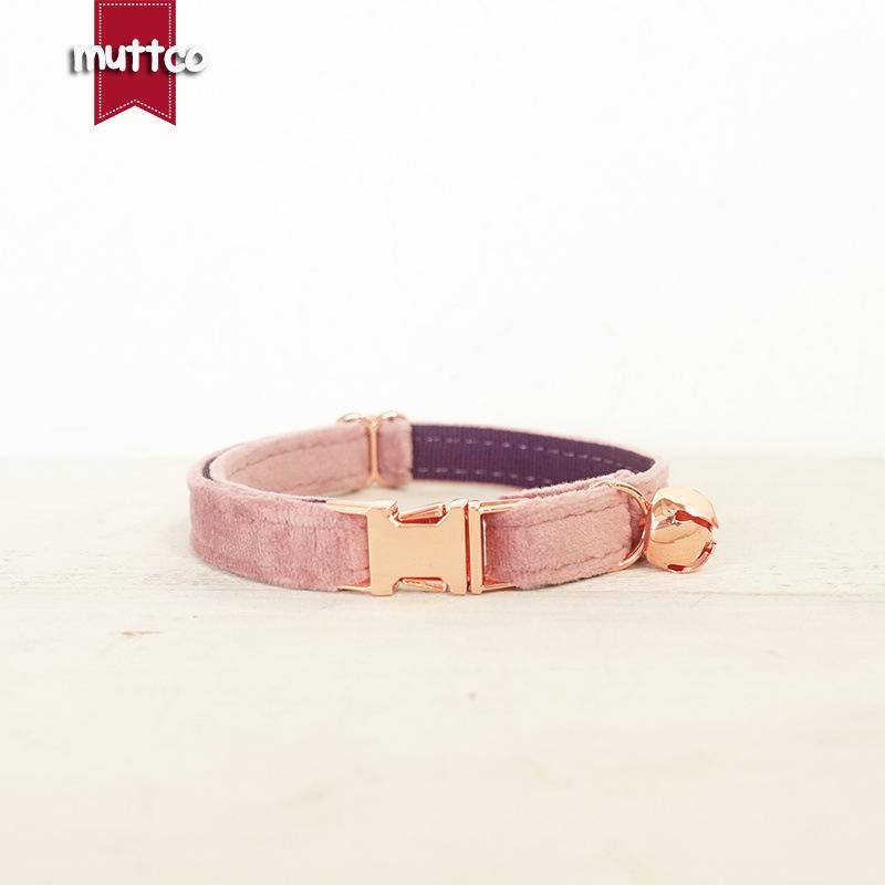 MUTTCO Weiches verstellbares Katzenhalsband mit Fliege UCC-080M