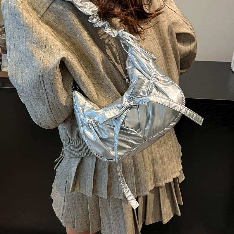 Dumpling Bag 2025 Autumn and Winter Niche Versatile Cloud Bag Pleated Cloth Bag Women's Lightweight One-shoulder Messenger Bag Dumpling Bag Tide