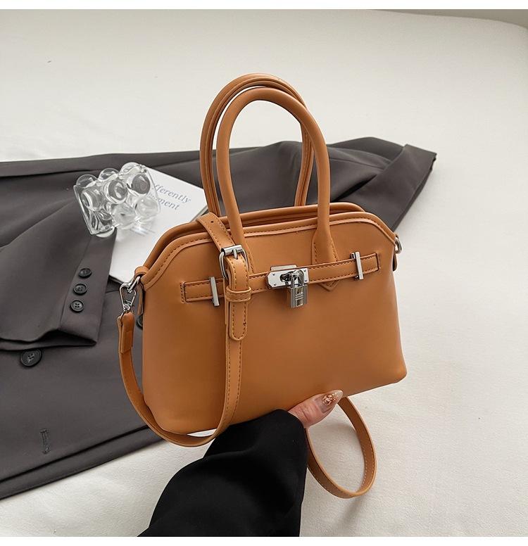 

Retro portable Kelly bag 2025 new bags versatile shoulder bag premium casual messenger women s bag