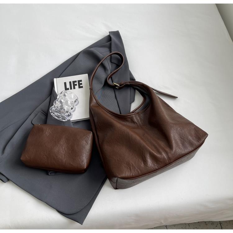 Korean Version Niche Retro Soft Leather Lazy Style Underarm Bag Women's New Trendy High-end Large-capacity Shoulder Bag