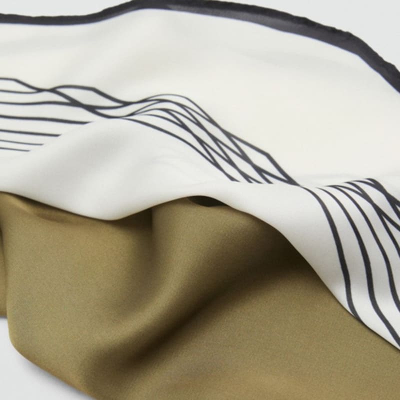 

Mango MANGO WOMAN Scarf RHOMBUS Khaki 17024095 single type