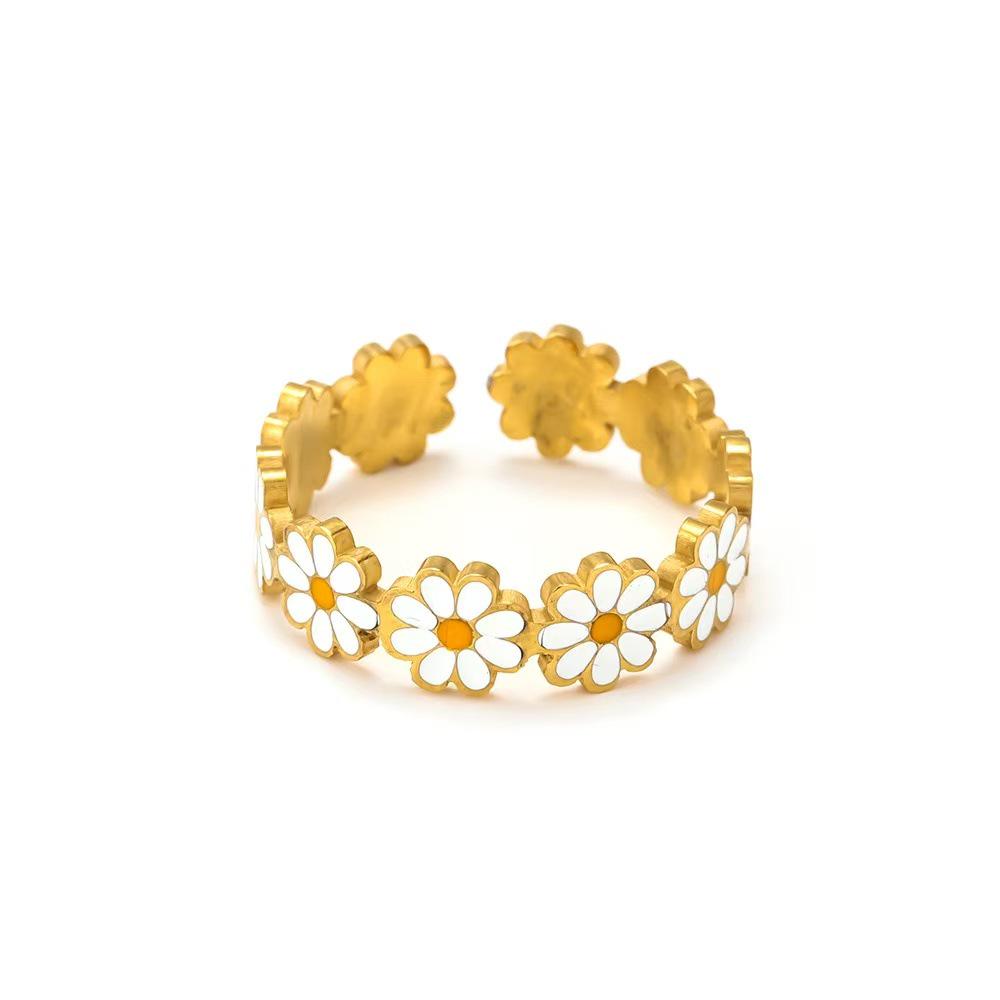 Daisy Stainless Steel Adjustable Flower Ring with Niche Design