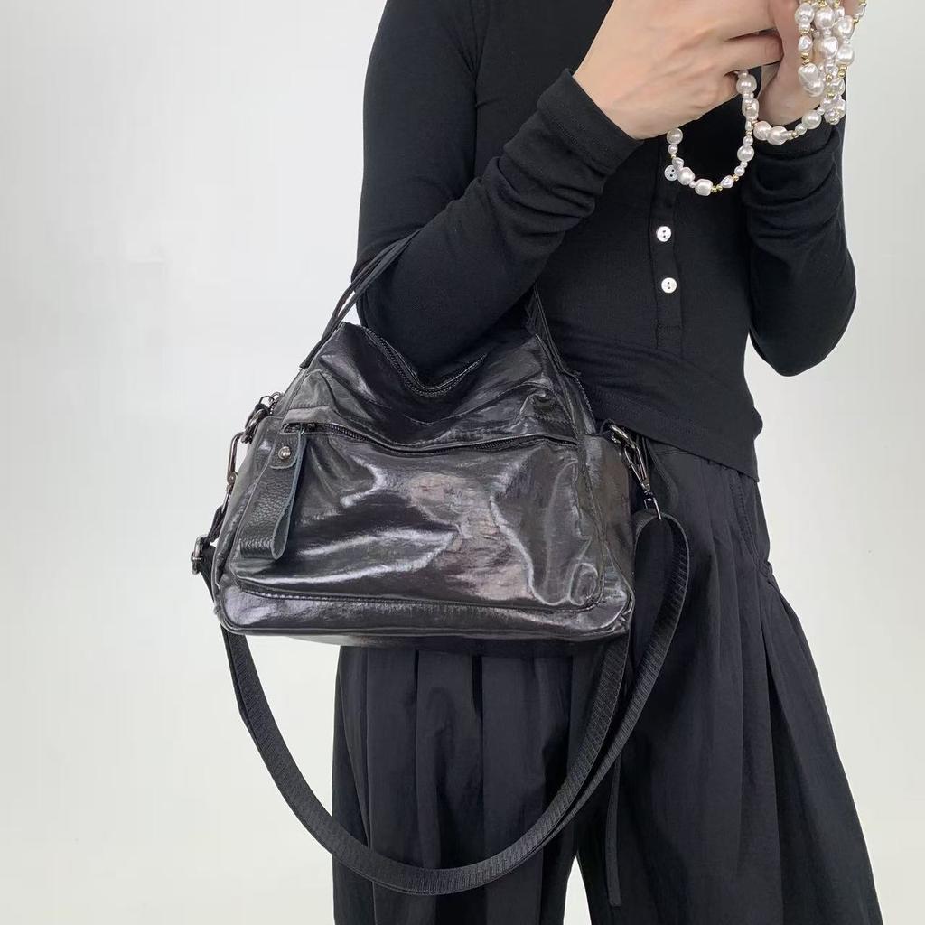 Y2K Street Personality Hot Girl Handbag with Multiple Pockets and Zipper Retro Single Shoulder Crossbody Bag