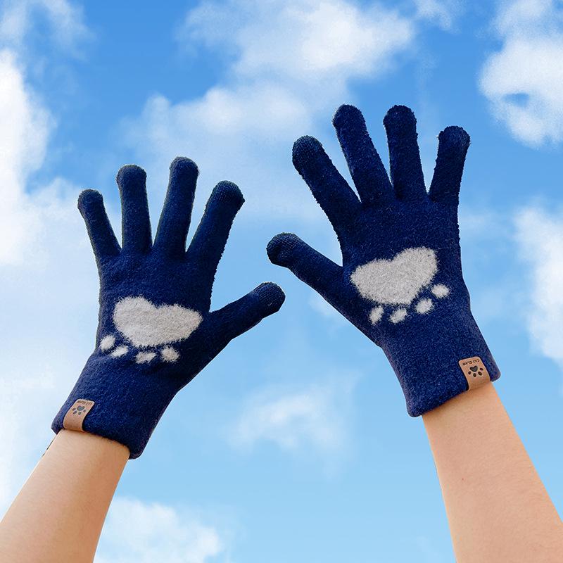 Cartoon Mink Smiley Winter Touchscreen Gloves - Velvet Warmth, Outdoor Cold Protection, Cute Student Design.
