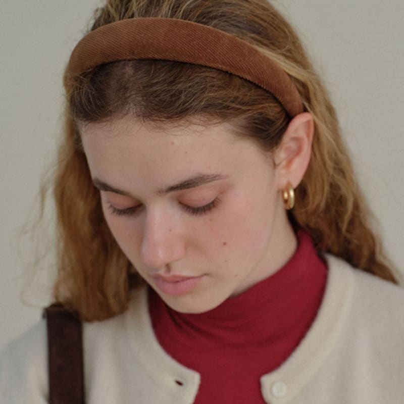 

ОБЪЕМНАЯ ПОЛОСКА ДЛЯ ВОЛОС THE RYE(коричневый) FREE