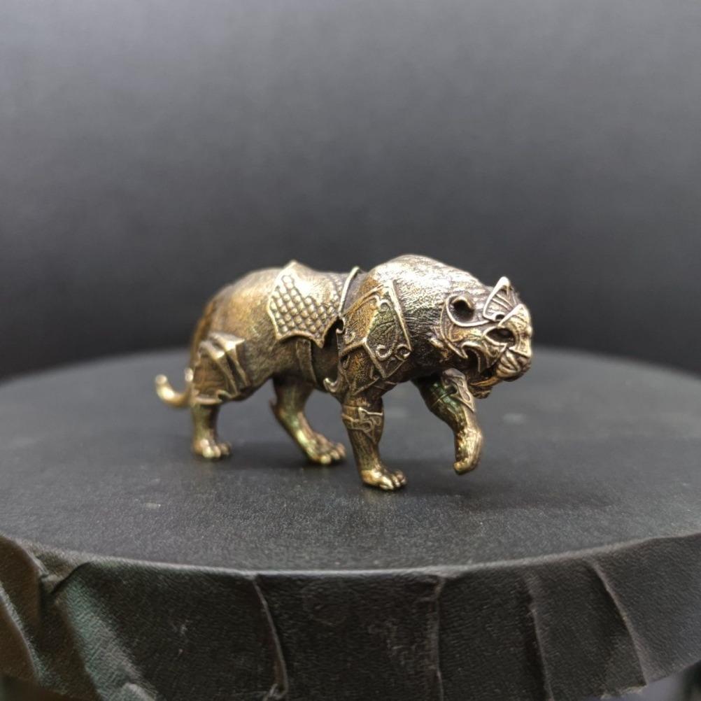 Retro Brass Armor Battle Tiger Office Desktop Brass Ornament Antique Model Tiger Ornament Creative Gift Home Decoration