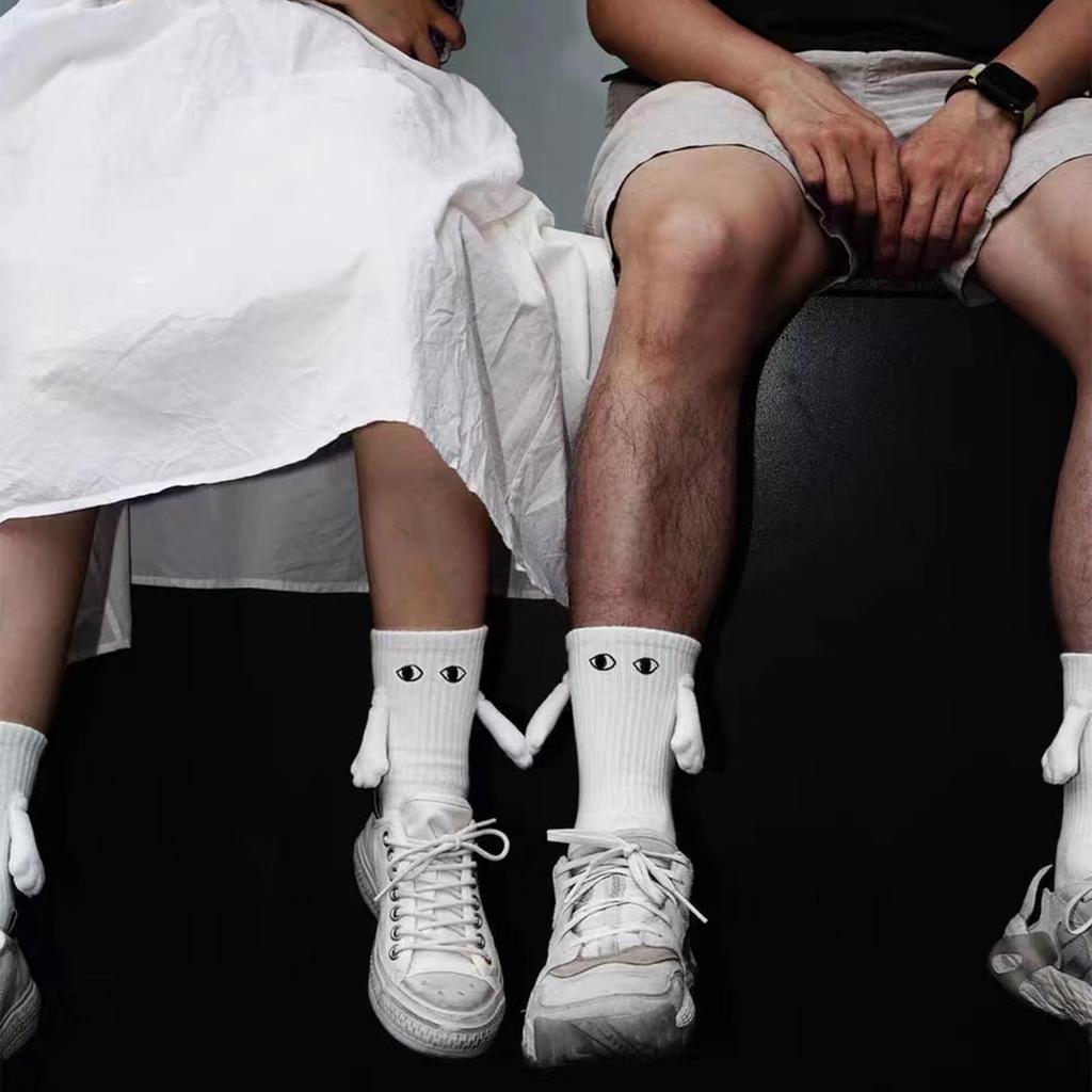1/2Pair Fashion Socks for Adult Funny Magnetic Hand in Hand Black White  Mid-Tube Socks Cartoon Couple Socks Holiday Party Gifts