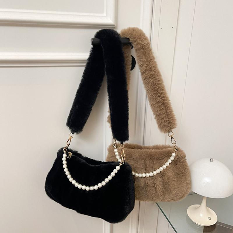 Luxury Faux Fur Underarm Bag Pearl Chain Plush Handbag Fashi Winter Shoulder Bag With Soft Fluffy Pleat Elegant Commuter Bag