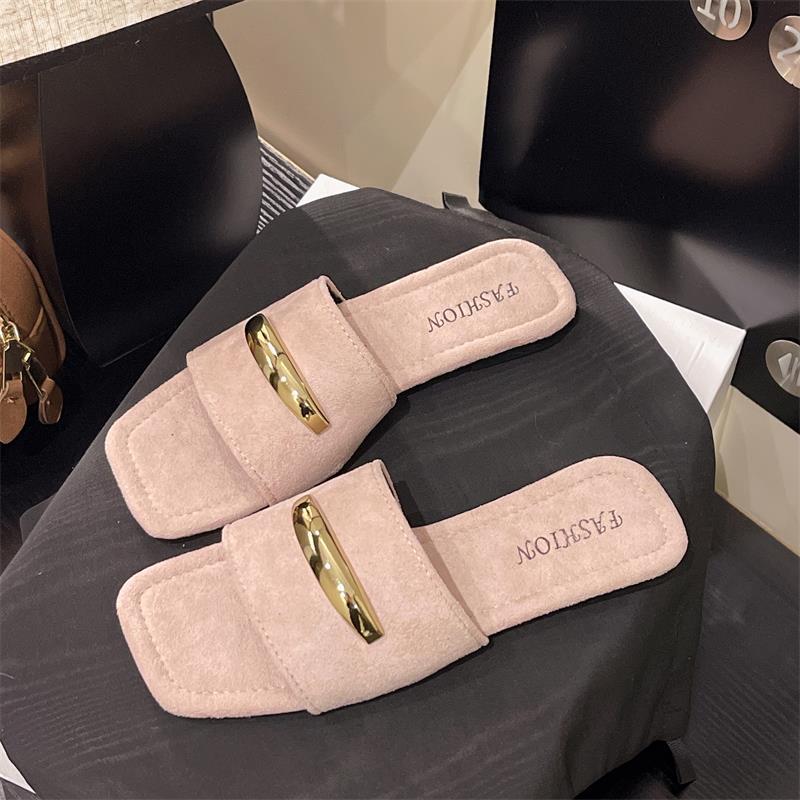 Popular small fragrant cool slippers women's outer wear 2025 summer fashionable versatile metal buckle design one-word flat bottom sandals