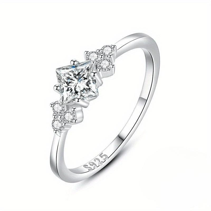 Yun Miao Elegant Luxurious Zircon Ring - Sparkling Valentine's Day Jewelry Gift