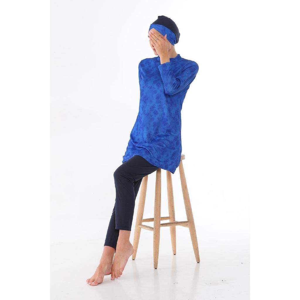 Vollständig bedeckter Lycra-Hijab-Badeanzug mit marineblauem Muster
