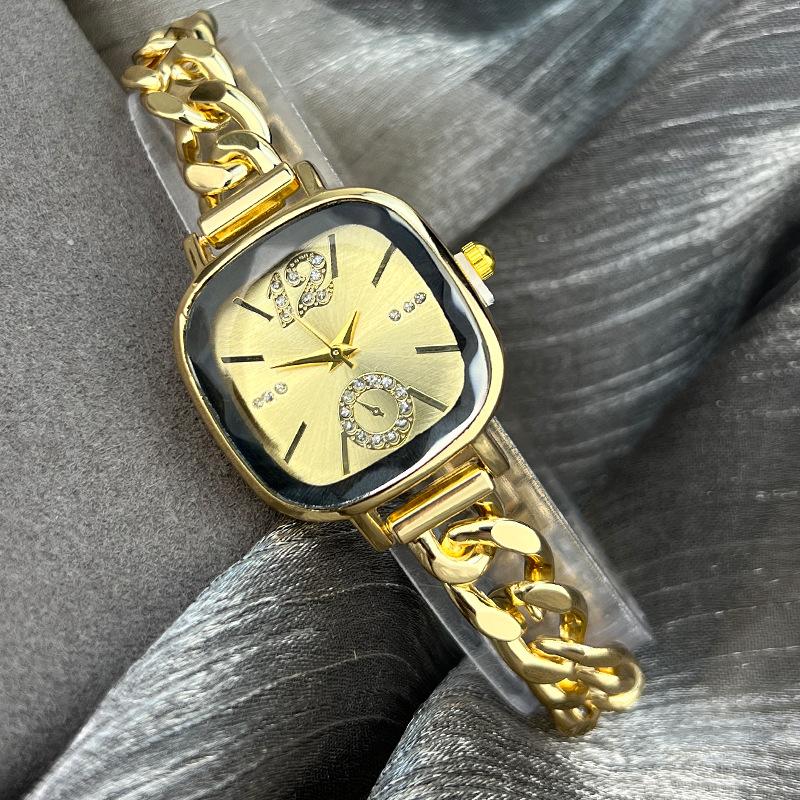 Classic Square Chain Watch Women s Hollow Bracelet Quartz Watch Niche Light Luxury Watch золотой