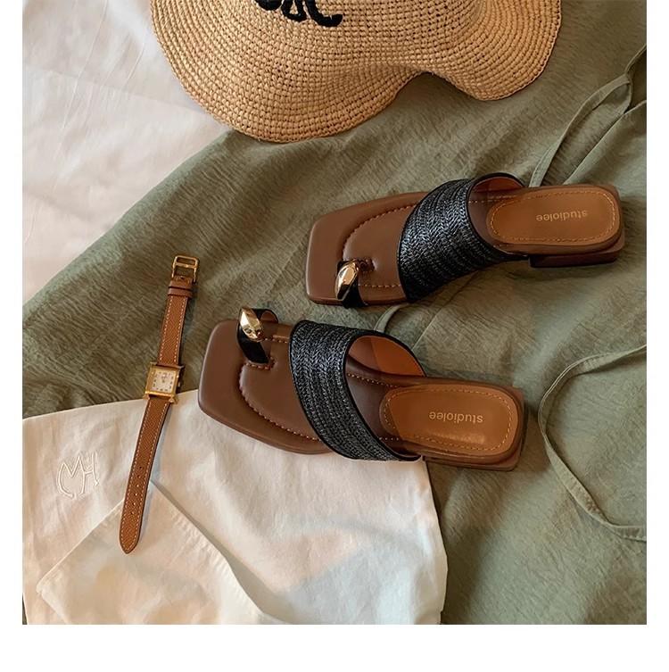 Holiday Wind Metal Pinch Temperament Square Head Grass Woven Cover Toe Cool Slippers Female Summer