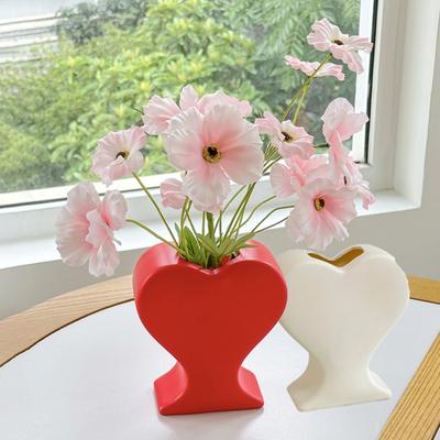 Creative Heart Shaped Desktop Ornament Modern Design Decorative Sculpture for Home Office Tabletop Decoration Unique Artistic Style