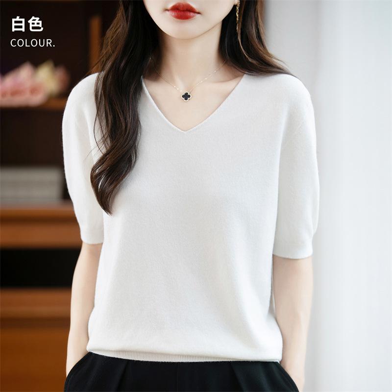 Knitted Short-sleeved T-shirt for Women A Thin V-neck Half-sleeve Top for Summer and Autumn