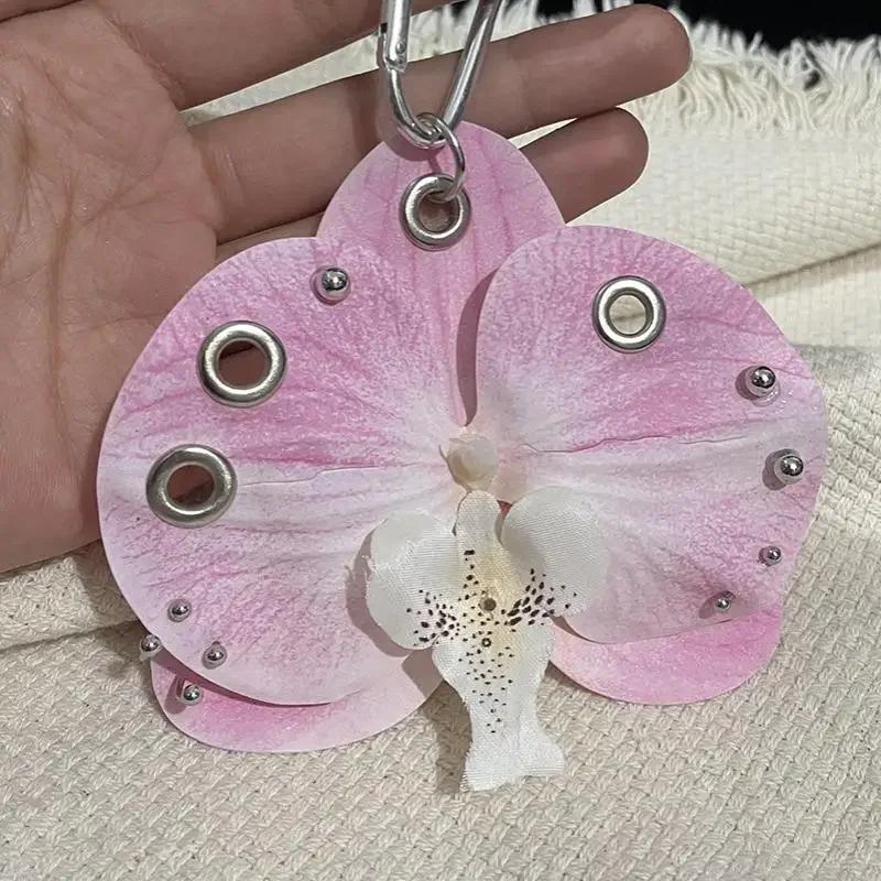 DIY Piercing Simulation Orchidee Schlüsselanhänger Gothic Simulation Dunkler Blumiger Anhänger Extravaganter Taschenanhänger für Rucksack Dekoration Alternative