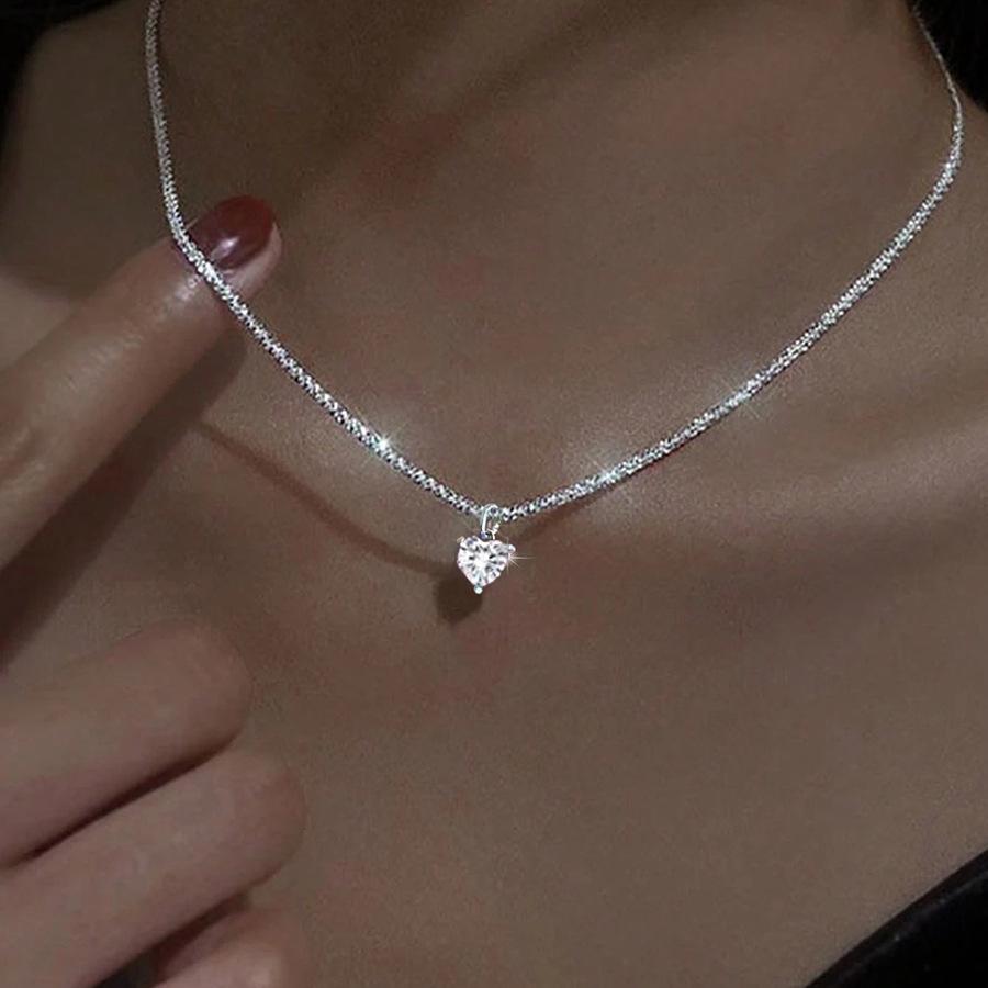 European and American Fashion Luxurious Heart Zirconia Necklace for Women серебряный
