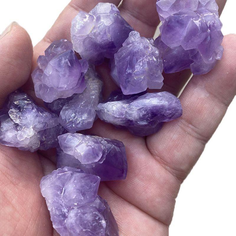 Einzigartiges rohes natürliches Amethystkristall-Mineral-Dekorationsstück Perfekt für Sammlungen