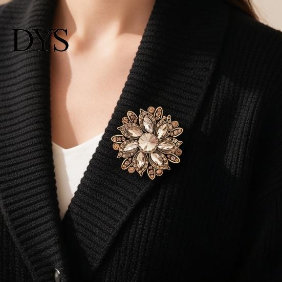 Alloy Clothing Pin Retro Rhinestone Flower Brooch for Women, Vintage Floral Lapel Oxidation Resistant Pin, Jewelry Accessory Wedding Party Prom Women