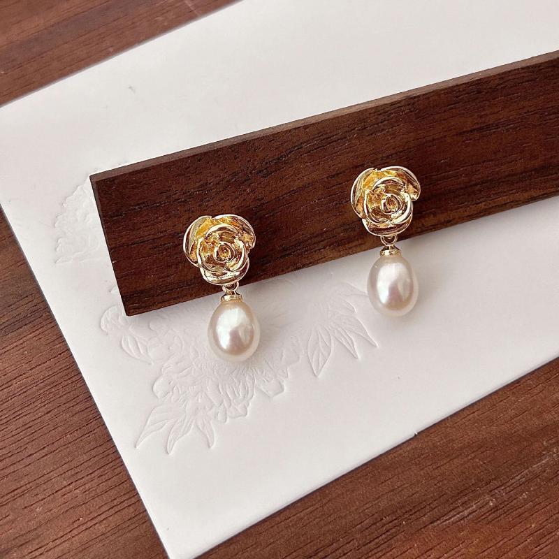 

New in high-end Glossy rose flower earrings for women classic floral white pearl earings stud Drop wedding jewelry gifts золотой