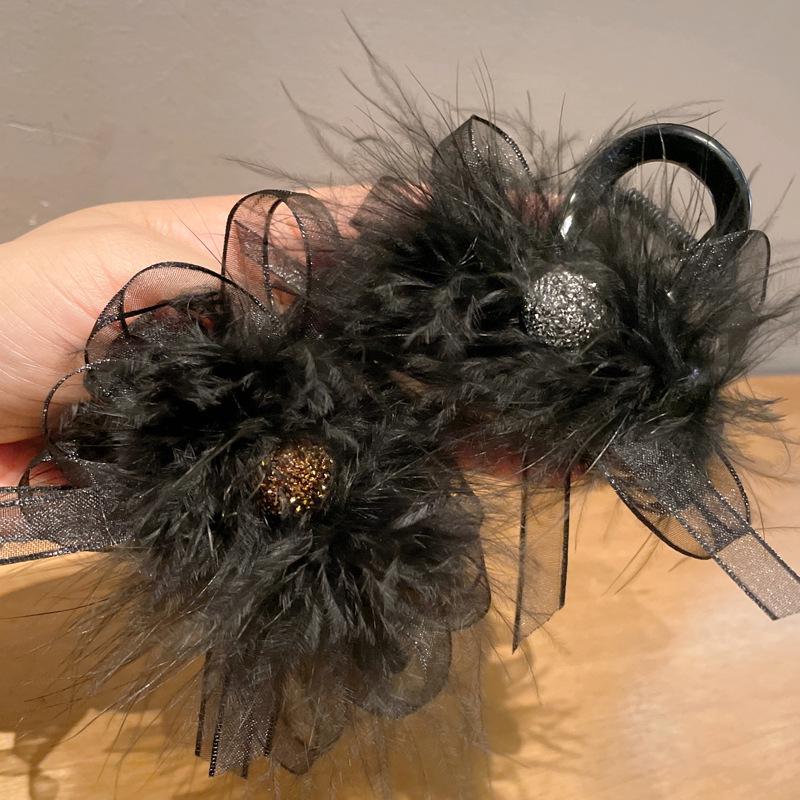 2024 High-End Herbst/Winter Feder Schleife Hai Haarspange für Frauen