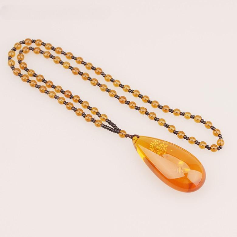 Ethnic Retro Inlay Plant Specimens Imitation Amber Beeswax Water Drop Jade Donut Pendant Necklace for Women Men Fashion Jewelry