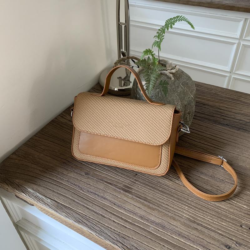 

New high-end portable women s bag niche design fashion bag versatile commuter shoulder messenger bag коричневый