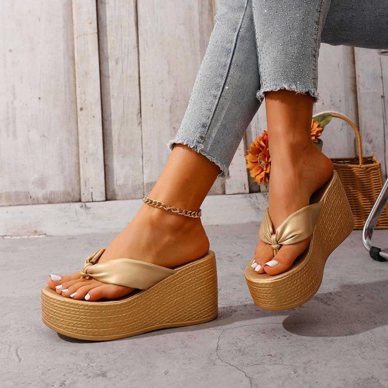 Módní Zlaté Stříbrné Masivní Platforma Žabky Dámské 2026 Léto Klip na Prsty Silná Podrážka Klínky Sandály Velikost 43 Plážové Pantofle