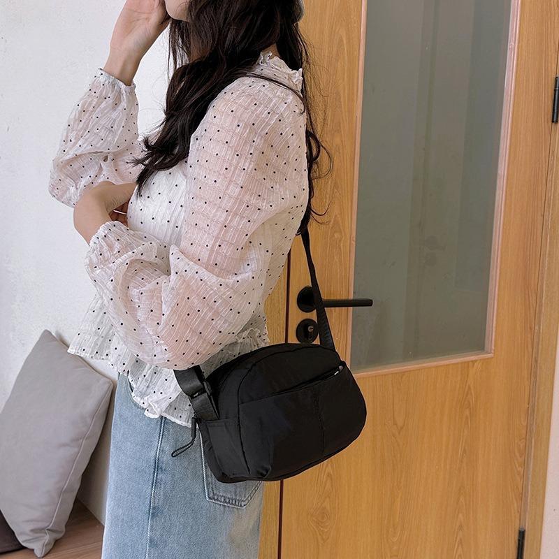 Shoulder bag trendy fashion simple solid color casual messenger bag versatile light literary style small square bag