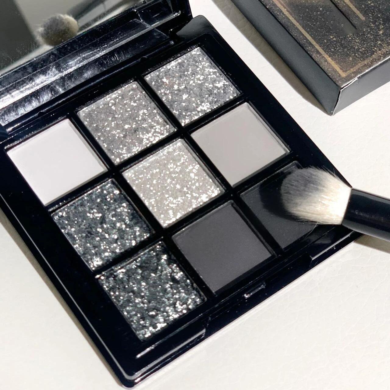 

Eye Shadow
